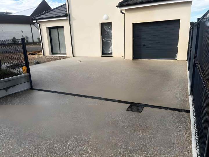 Revêtements esthétiques et durables pour vos sols extérieurs