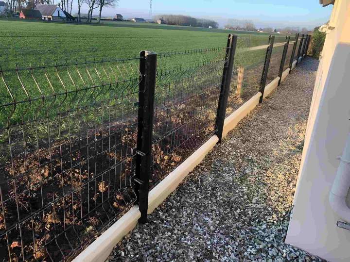 Installation clôture résistante Rives-en-Seine