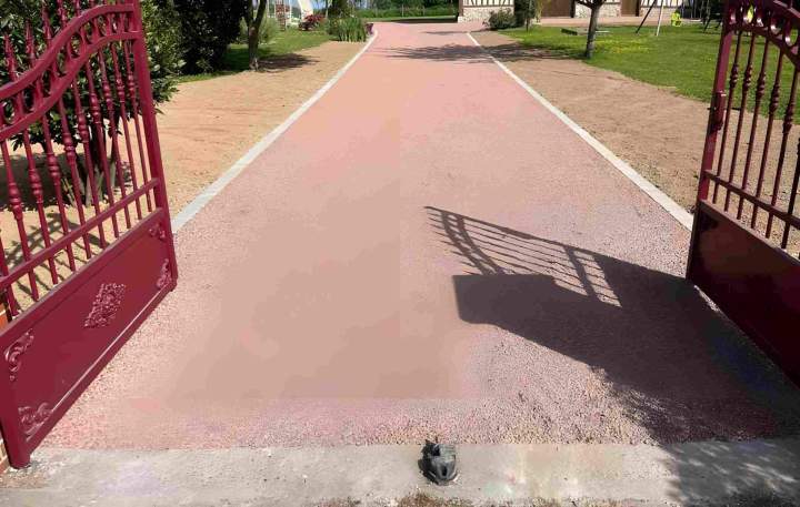 Aménagement extérieur entrée maison Rives-en-Seine